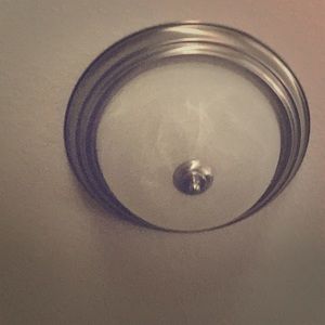 Selling this beautiful glow in the dark light ❤️